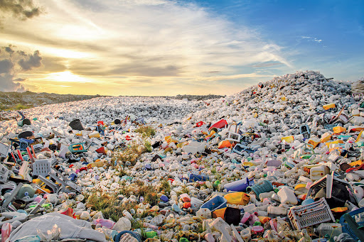 Nairobi/Lisbon, 01 July 2022 – The United States of America and the European Commission have officially joined the Clean Seas Campaign, demonstrating their commitment to ending plastic pollution. In doing so, they acknowledge the need to curb the flow of marine litter and plastic pollution entering lakes, rivers, and the ocean and, in effect, are providing greater engagement to the biggest campaign devoted to ‘turning the tide’ against plastic in the world. The Clean Seas Campaign, launched by the UN Environment Programme (UNEP) in 2017, has been a catalyst for change, transforming habits, practices, standards and policies around the globe. With the United States of America and the European Commission joining newcomers Cabo Verde, Portugal, Rwanda, Tanzania, and Uganda, 69 Member States have now joined the global movement devoted to ending marine litter and plastic pollution, along the life cycle and from source to sea. Commitments made by the 69 signatory countries now cover more than 76 per cent of the world’s coastlines. More voluntary commitments are expected to be made at this year’s United Nations Ocean Conference to address ocean-related issues that affect communities and countries. To date, individual pledges of action originating from the Clean Seas Campaign have reached more than one million. “We are pleased to welcome the United States and the European Commission as new Clean Seas members. Their leadership and commitment to the values and mission of Clean Seas will be paramount in accompanying the Intergovernmental Negotiating Committee process and developing a globally binding treaty to end plastic pollution. Our success is part and parcel to the ongoing work of our Clean Seas members and partners,” Susan Gardner, Director of UNEP’s Ecosystems Division. The Clean Seas Campaign is broadening its scope and entering a new strategic phase that will see it accompany the political process for the implementation of UNEA Resolution 5.14 and its focus on ending plastic pollution. The campaign seeks to support the Intergovernmental Negotiating Committee (INC) process initiated to form a legally binding agreement and engage with governments and the private sector to undertake concerted action to end plastic pollution ahead of the Sixth United Nations Environment Assembly (UNEA-6). In the lead up to joining the Clean Seas campaign, the United States of America has made significant strides in its actions to reduce plastic pollution. In 2021, the U.S. Environmental Protection Agency (EPA) published the National Recycling Strategy, reaffirming the goal to increase the U.S. recycling rate to 50 percent by 2030. Through pursuing a Sustainable Materials Management (SMM) approach, the EPA aims to reduce the environmental impacts of materials across their lifecycle. The National Oceanic and Atmospheric Administration (NOAA) Marine Debris Program forms partnerships across the United States and internationally to support local and national efforts to drive more sustainable behaviors and reduce the generation of waste and marine debris. NOAA funds locally driven, community-based marine debris removal projects around the United States and supports the monitoring of debris amounts and types in shoreline environments. NOAA also funds research and advances science to help understand debris baselines, chemicals in plastics, debris detection, plastic ingestion by wildlife, economic implications, and how to minimize the impacts of derelict fishing gear. The EPA also initiated the WasteWise Program which works with businesses, governments, and nonprofit organizations to promote the use and reuse of materials more productively over their entire life cycles, while the US Department of Energy (DOE) developed a Strategy for Plastics Innovation which coordinates various initiatives on plastic recycling, degradation, upcycling, and design for circularity. “I’m thrilled that the United States is now a member of the Clean Seas Campaign and I affirm our commitment to the Campaign’s objective of ‘turning the tide’ on marine litter and plastic pollution, including through upstream actions,” said Nicole LeBoeuf, Assistant Administrator for the National Oceanic and Atmospheric Administration. “I am pleased to celebrate the achievements of the Clean Seas Campaign and to highlight the critical role partnerships play in addressing this global challenge. We welcome the opportunity the Campaign offers to promote innovation and cooperation among all stakeholders.” The European Commission has also become a leader in the fight to ‘turn the tide’ against plastic pollution in the past years, having recently supported a broader EU-wide ban on some single-use plastics products for which easily available and affordable alternatives exist. The Directive on single-use plastics aims to prevent and reduce the impact on the environment of certain plastic products and promote a transition to a circular economy through a variety of new measures, requiring a sustained quantitative reduction in consumption of certain single-use plastics for which there are no alternatives. Furthermore, a collection target of 90% for single-use plastic beverage bottles has been set by 2029, while incorporating 25% of recycled plastic in PET beverage bottles from 2025, and 30% in all plastic beverage bottles from 2030. Virginijus Sinkevičius, European Commissioner for the Environment, said: “The EU and its Member States take an active role in the work for a successful outcome of the Global Agreement on Plastics. We must tackle plastic pollution with measures for the entire plastic life cycle, from design to production, use, recycling and disposal and by addressing the sources on land and in the sea. We need a strong commitment to link the work on sustainable development goals on clean water and sanitation and those on marine life. This week’s UN Ocean Conference and next year’s UN 2023 Water Conference are key occasions to deliver outcomes that will make a difference on the ground. You can count on the EU to do its share”. The ocean makes life on earth possible, helping to regulate our climate, providing the main source of protein for more than a billion people and generating much of the oxygen we breathe. Marine litter and plastic pollution pose an existential threat to ocean health. There is a need to rebuild humanity’s relationship with the ocean and place it firmly at the center of future sustainable development solutions. It’s time to turn the tide on plastics and #FacethePlasticTruth. NOTES TO EDITORS About the Clean Seas Campaign The Clean Seas Campaign, part of UNEP's broader work on tackling marine litter and plastic pollution, shows that 80% of plastics that find their fate in the ocean come from land-based sources. At least 11 million tons of plastic are discarded into our seas annually - an amount that is projected to nearly triple by 2040 without urgent, large-scale action. About the United Nations Environment Programme (UNEP) UNEP is the leading global voice on the environment. It provides leadership and encourages partnership in caring for the environment by inspiring, informing and enabling nations and peoples to improve their quality of life without compromising that of future generations. Source